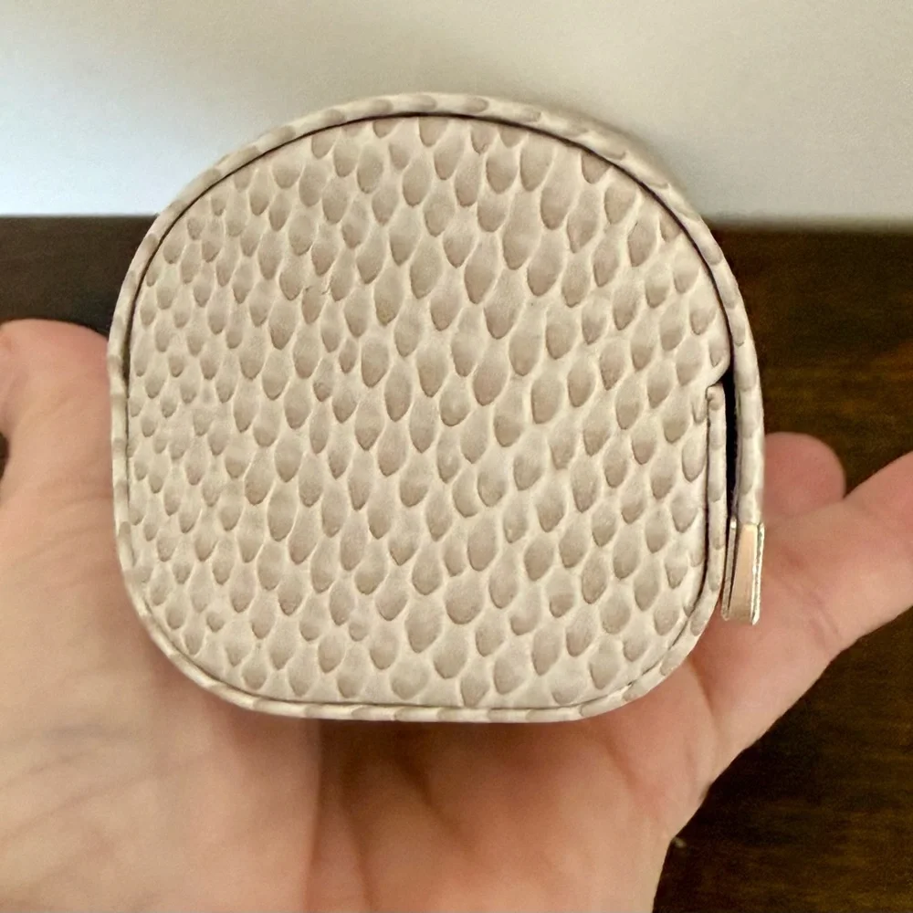 Authentic Jimmy Choo Cream Snake Magnetic Eyeglass Case New Cloth Gold Trim